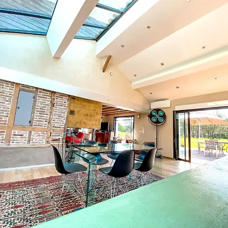 Maison De Charme A Avec Jardin Et Terrasse Holiday home